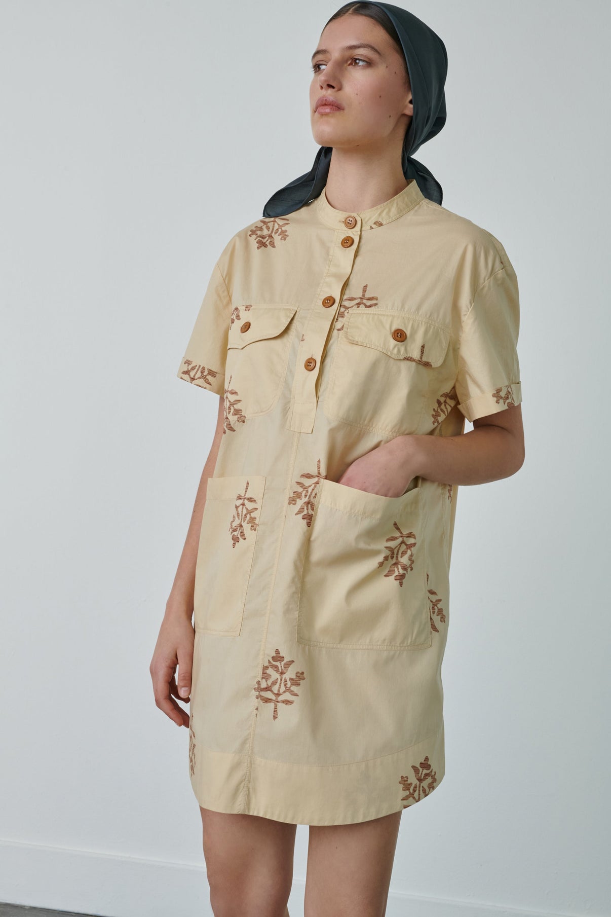 ROBE UNIQUE ORANGE vue 3